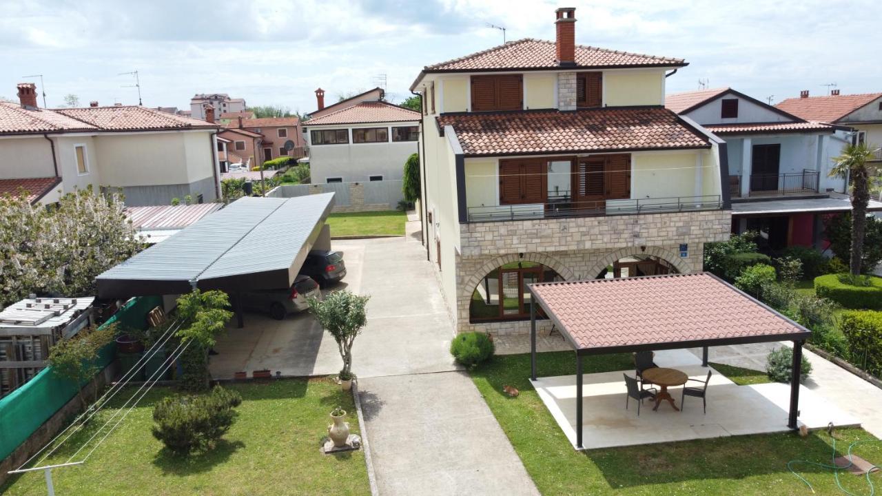 Apartments Krnjic 乌马格 外观 照片